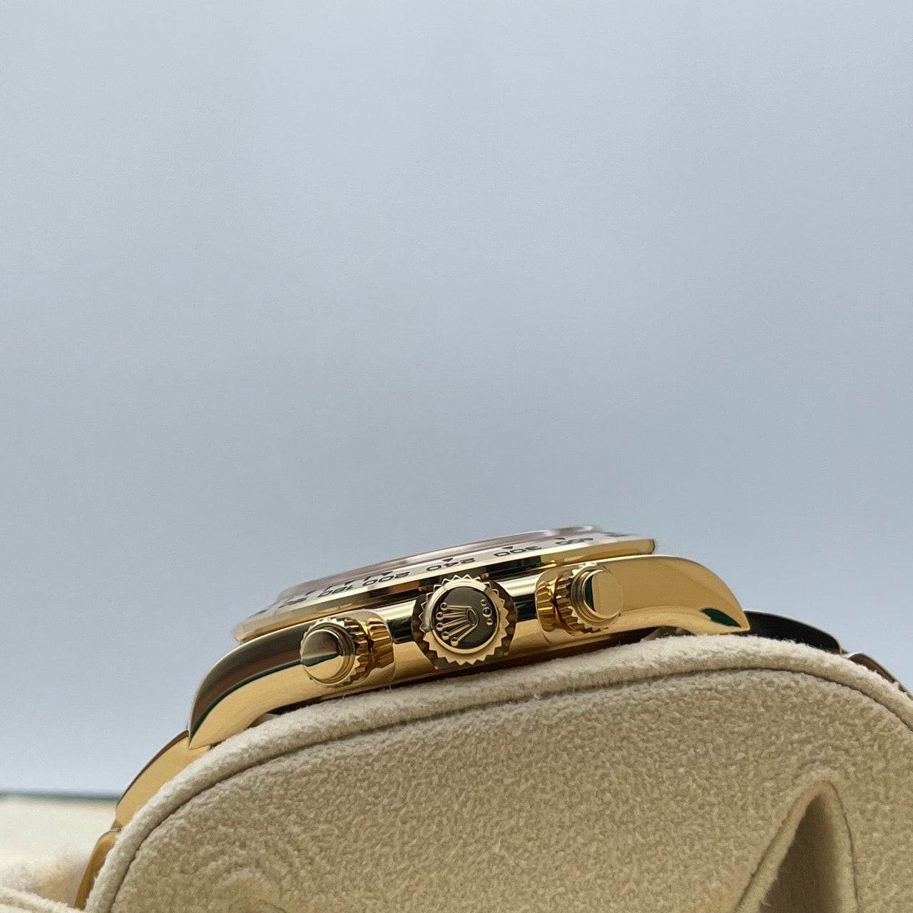 Rolex Daytona 126508 Black x Champagne 40mm