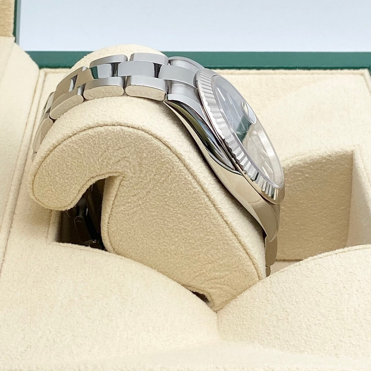 プレオウンド ロレックス デイトジャスト 126334 ブラック 41mm