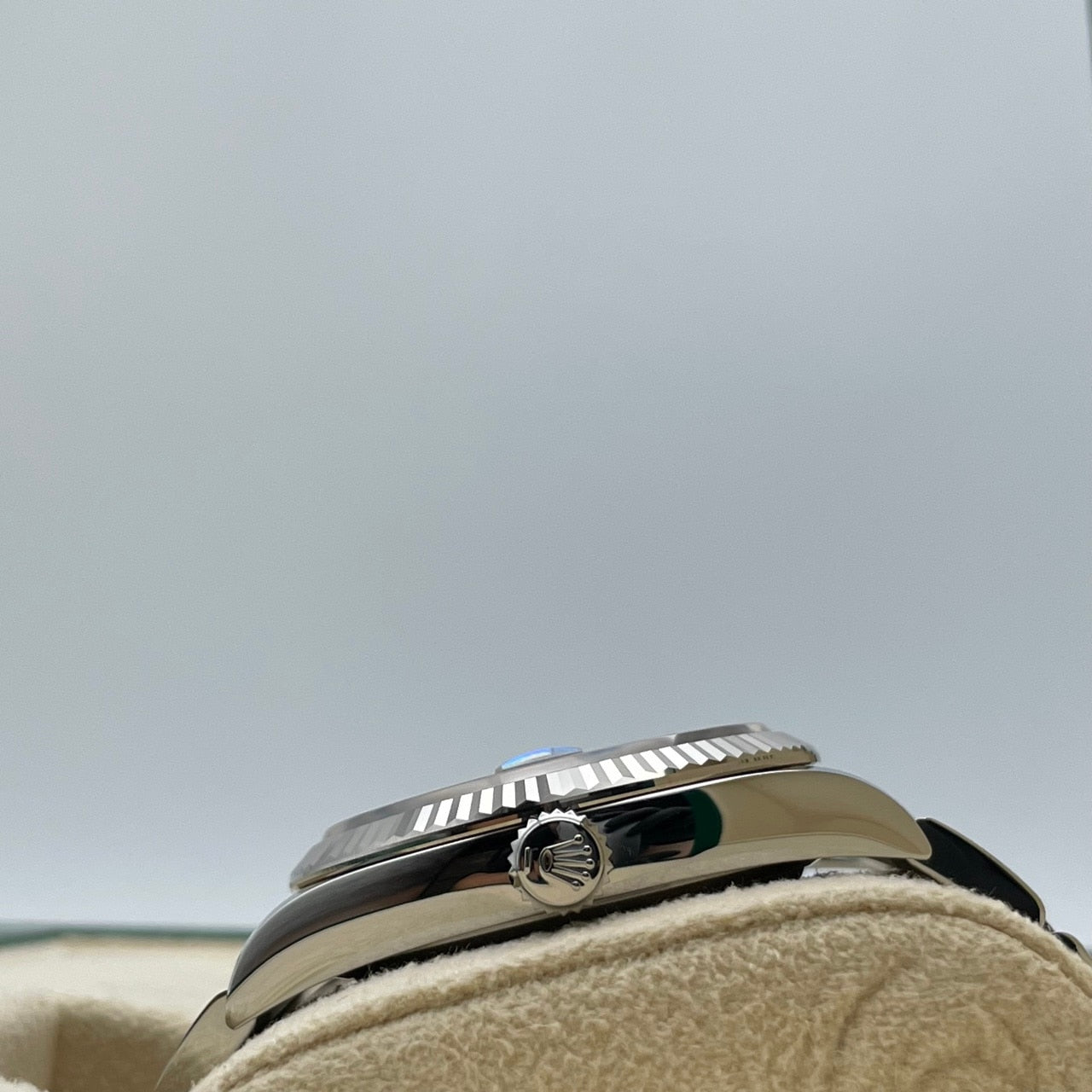 プレオウンド ロレックス デイトジャスト 126234 ブライトブルー オイスターブレスレット 36mm