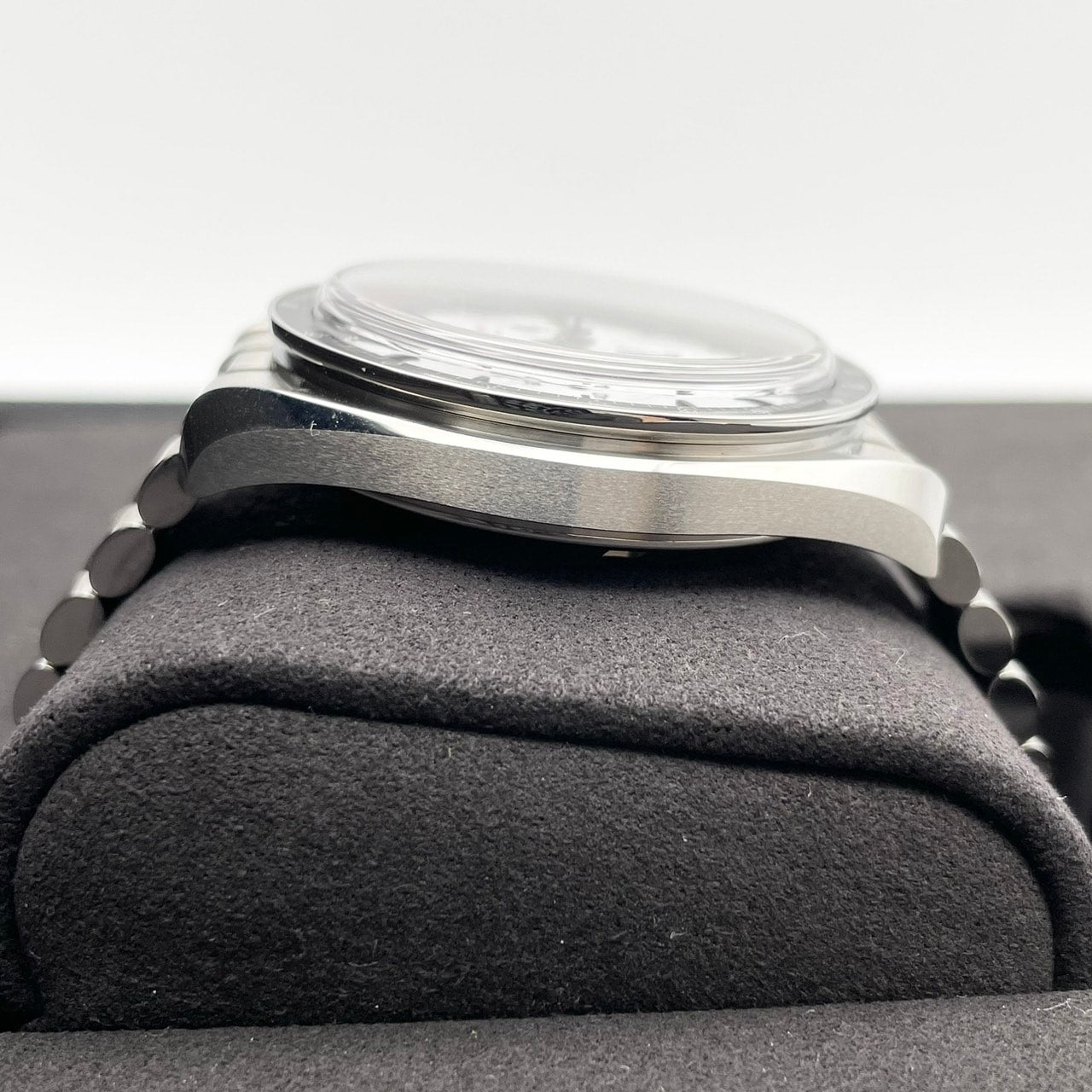 プレオウンド オメガ スピードマスター ムーンウォッチ プロフェッショナル 310.30.42.50.04.001 ホワイト 42mm