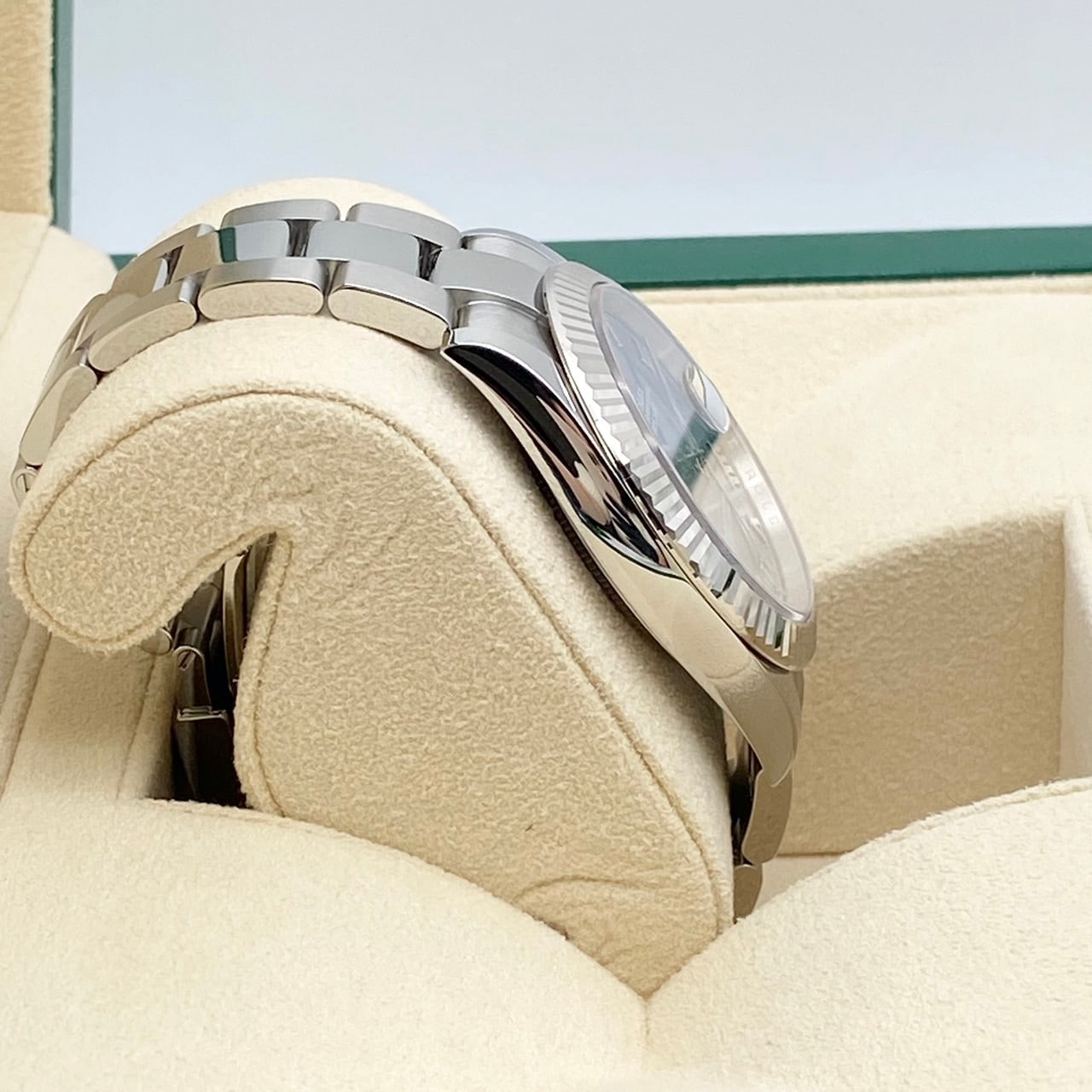 プレオウンド ロレックス デイトジャスト 126334 アズーロブルー オイスターブレス 41mm