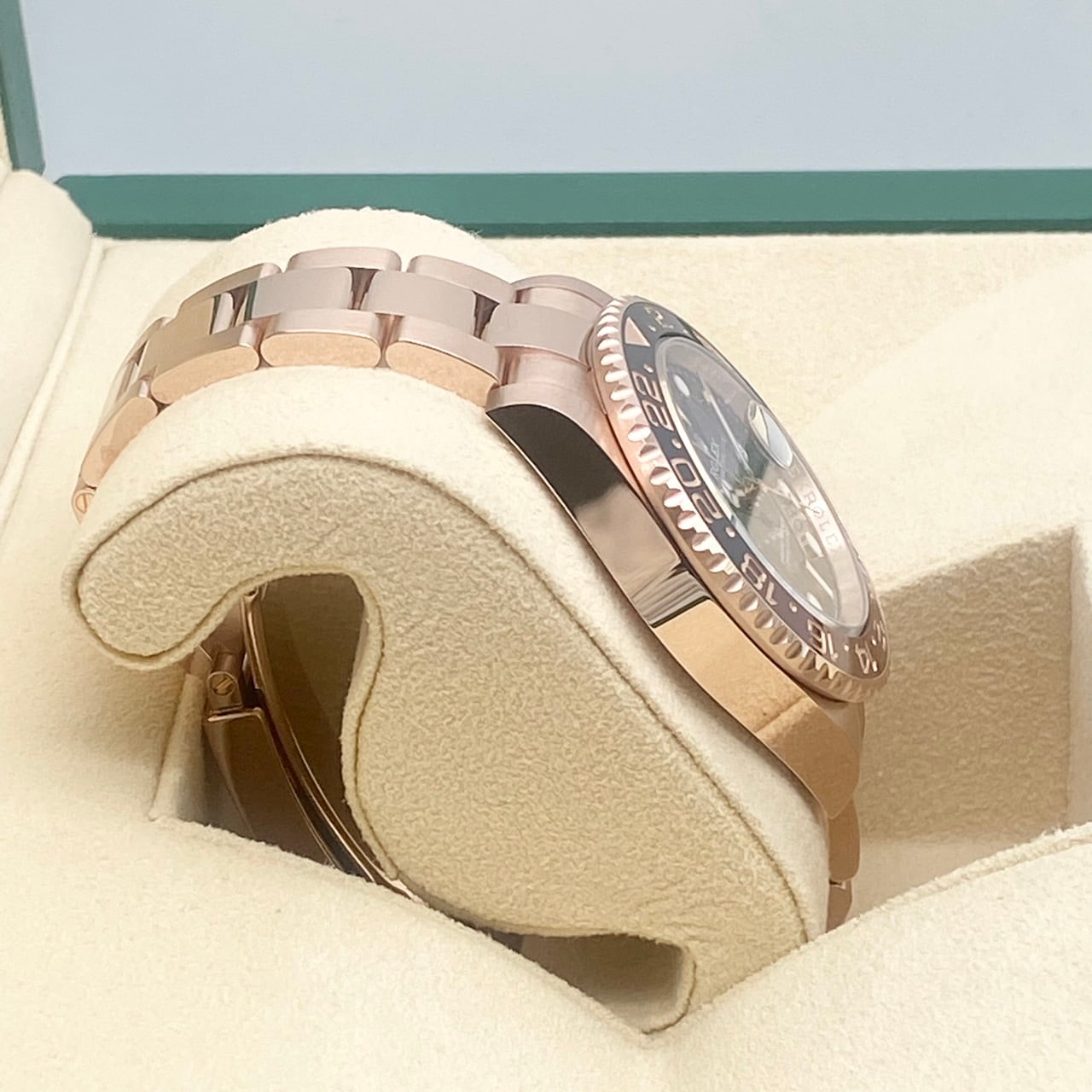 롤렉스 GMT 마스터 II 126715CHNR Black Everros Gold 40mm