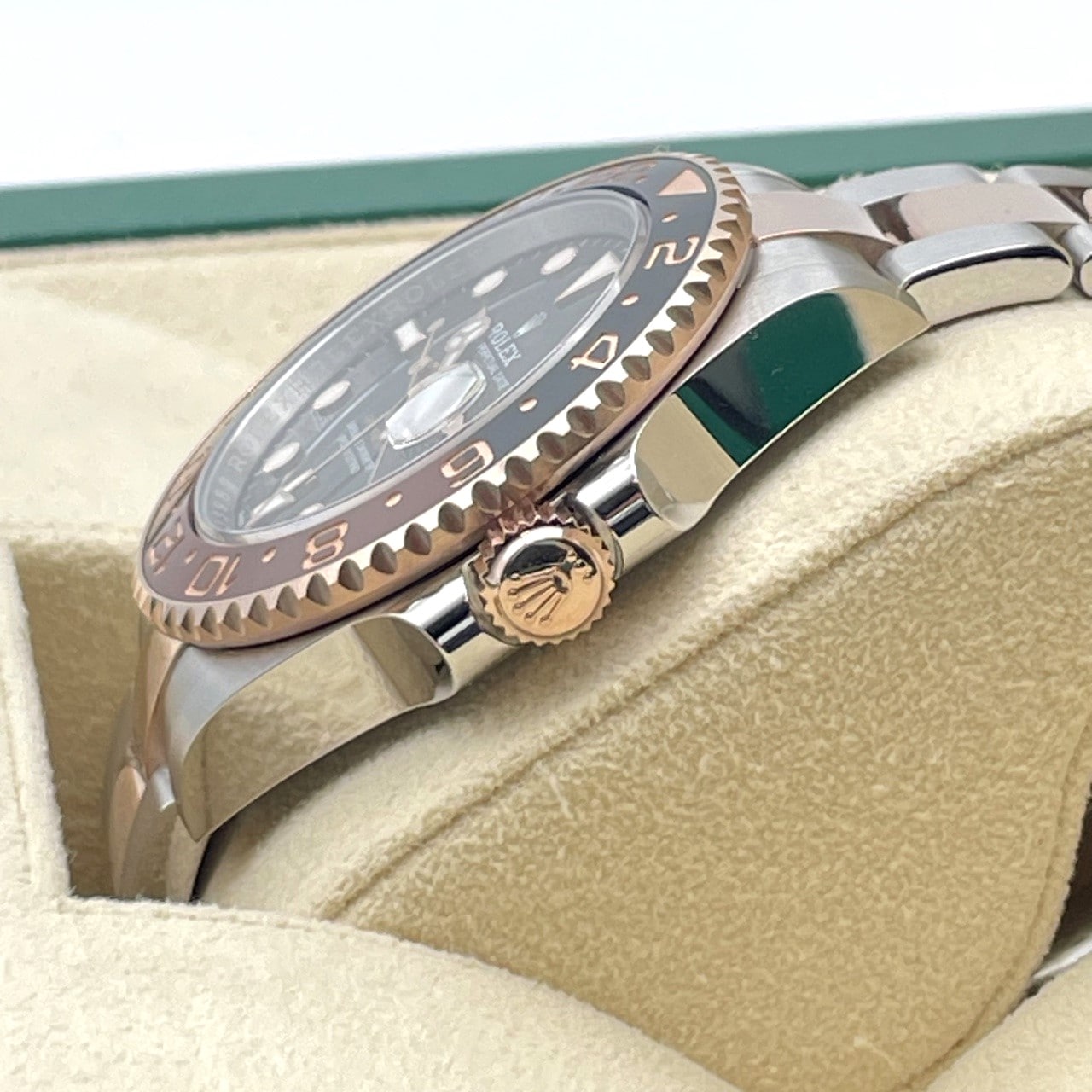 사전 소유 롤렉스 GMT 마스터 II 126711CHNR 검은 스테인레스 스틸 X 에버 로즈 골드 굴 팔찌 40mm