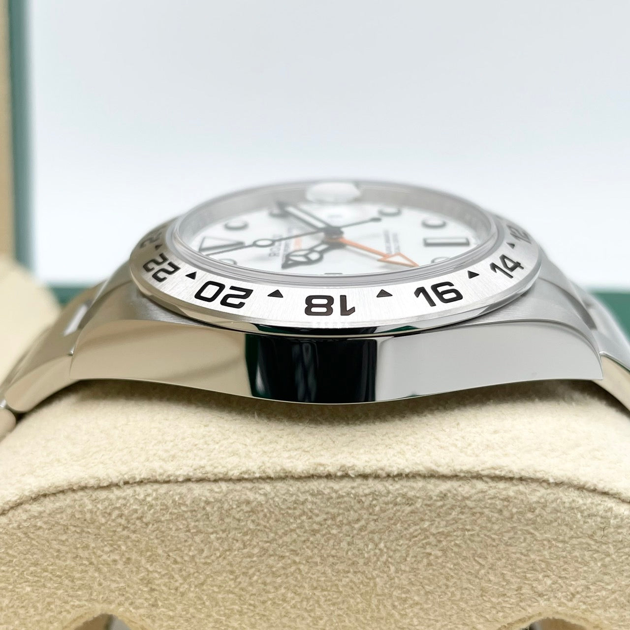 사전 소유 롤렉스 탐색기 II 226570 흰색 굴 팔찌 42mm