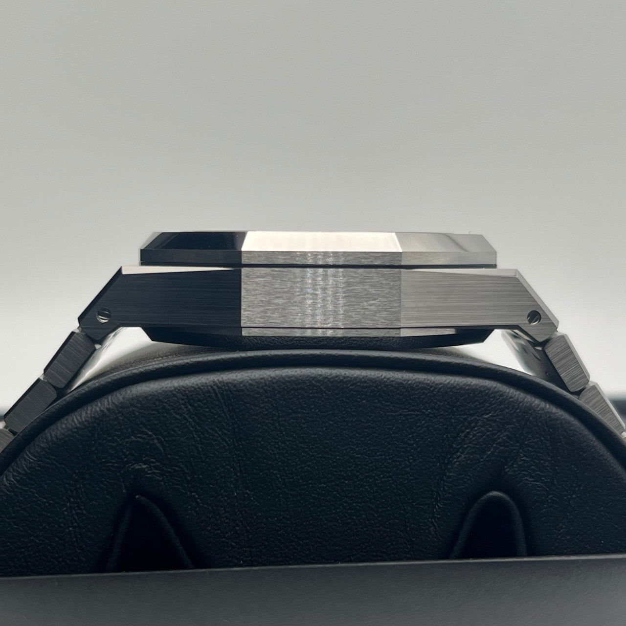 Pre-Owned Audemars Piguet Royal Oak 26240ST.OO.1320ST.03 Silver 41mm