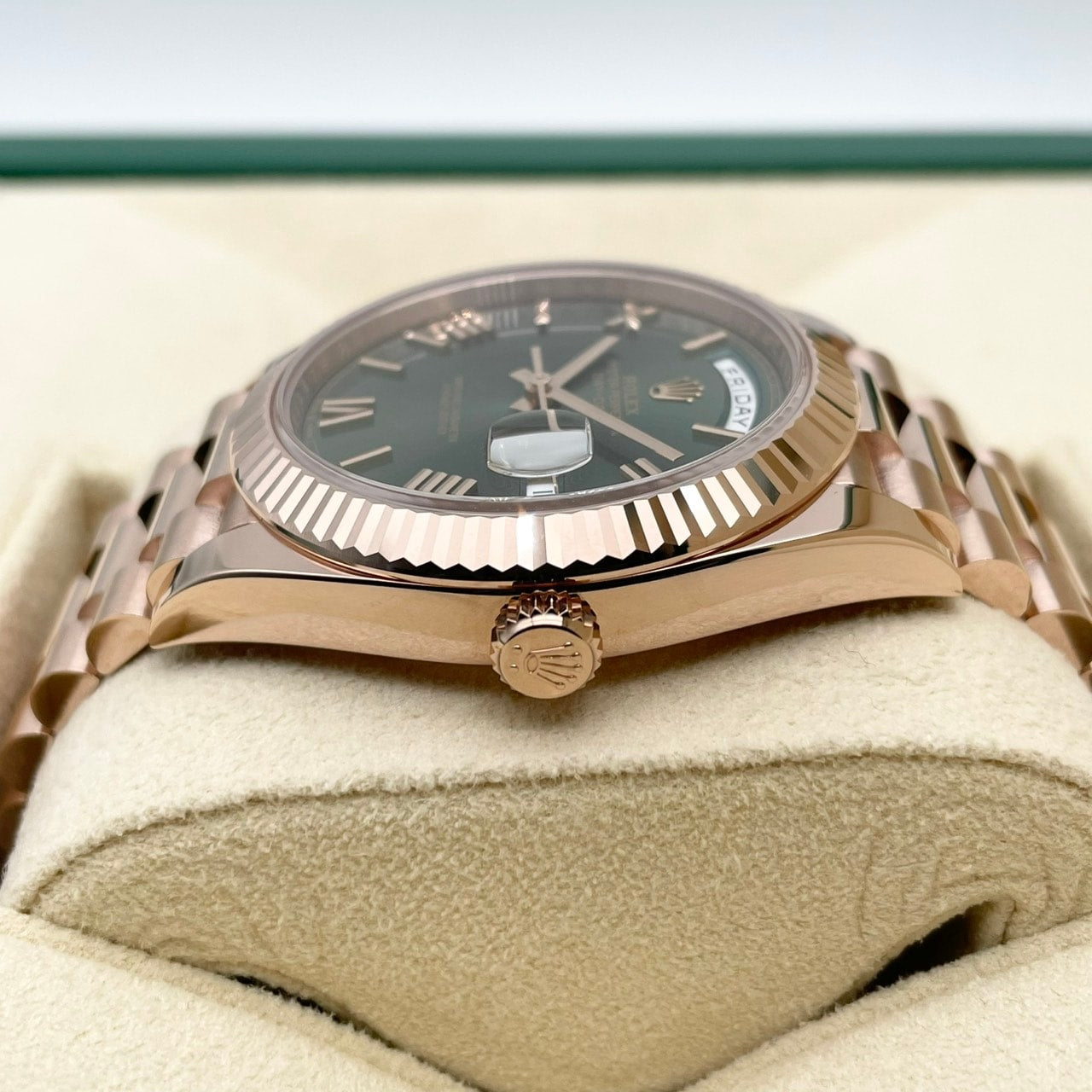 ロレックス デイデイト 228235 オリーブグリーン 40mm