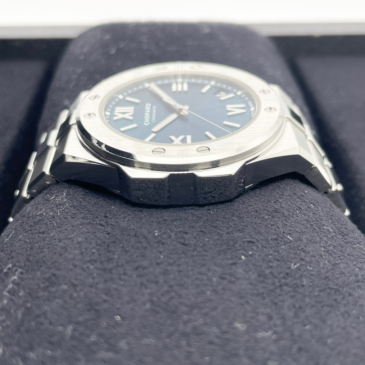 Pre-Owned Chopard Alpine Eagle Large 298600-3001 Blue 41mm