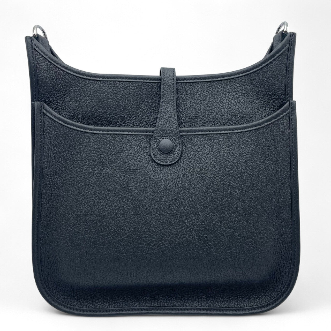 Pre-owned Hermes Evelyn PM Noir Taurillon Clemence Silver hardware Z engraved