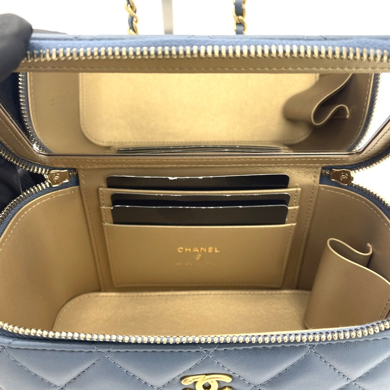 プレオウンド CHANEL シャネル ラムスキン マトラッセ バニティバック チェーンショルダー ブルー