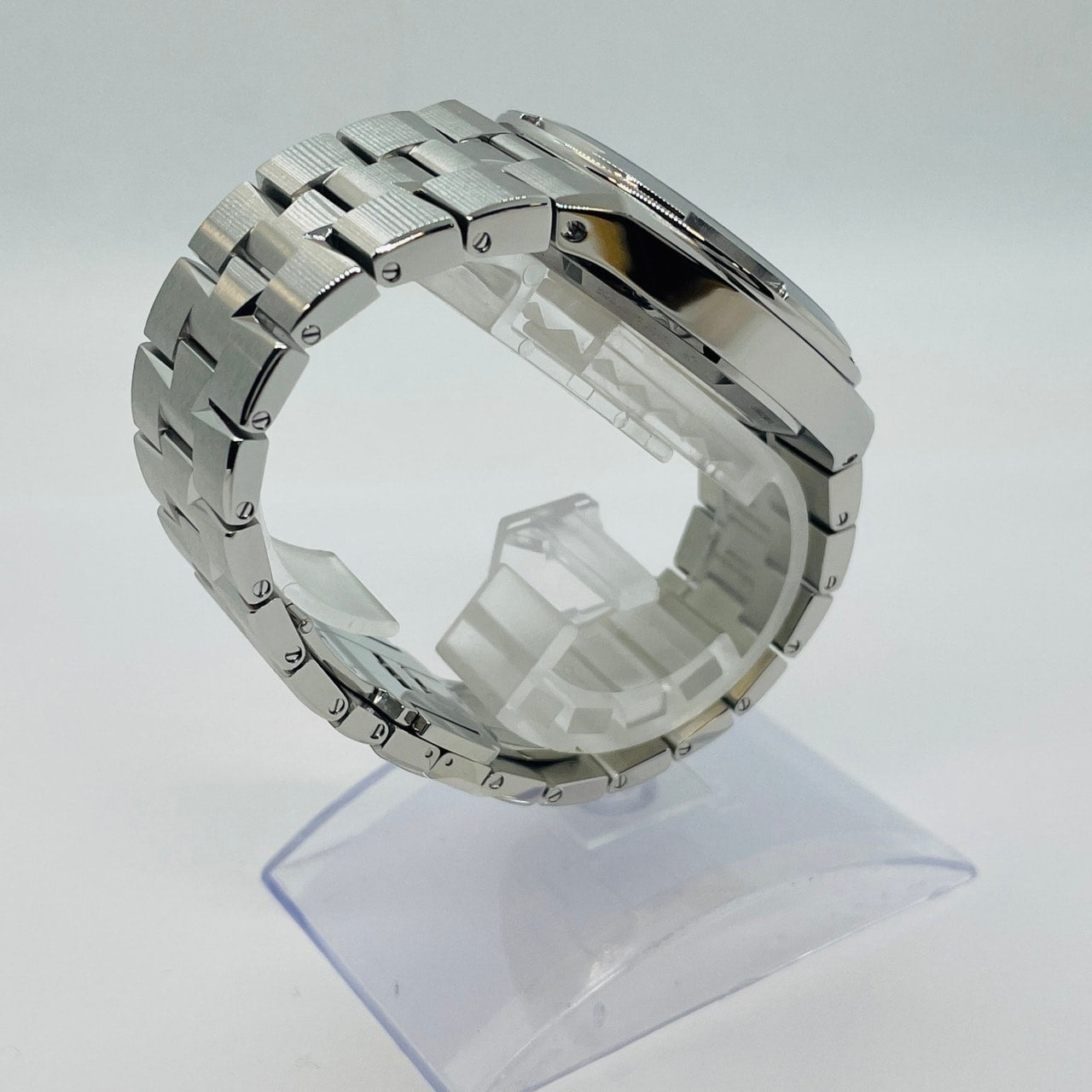 Pre-Owned Vacheron Constantin Overseas Automatic Black 4500V/110A-B483