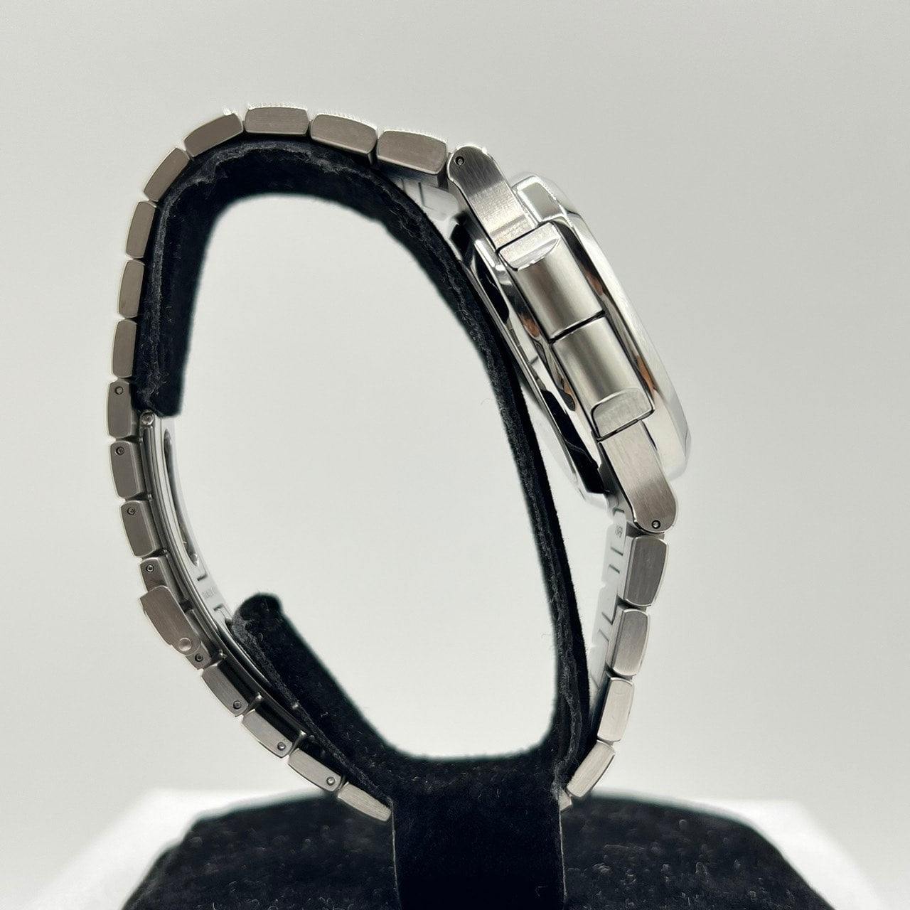 プレオウンド パテックフィリップ ノーチラス トラベルタイム クロノグラフ 5990/1A-001 ブラックグラデーション 44mm