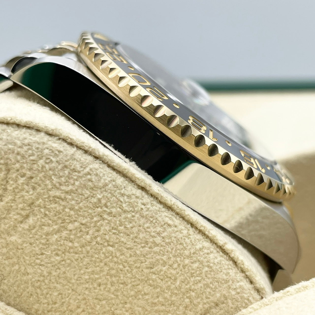 プレオウンド ロレックス GMTマスターII 126713GRNR ブラック 40mm