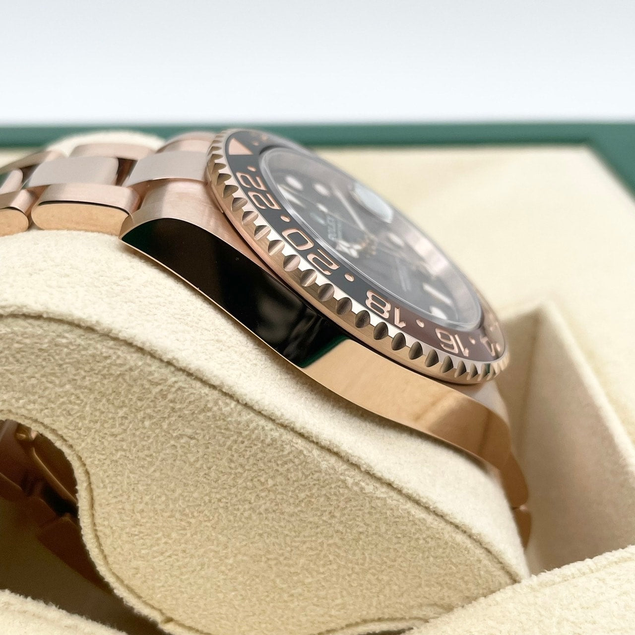 롤렉스 GMT 마스터 II 126715CHNR Black Everros Gold 40mm