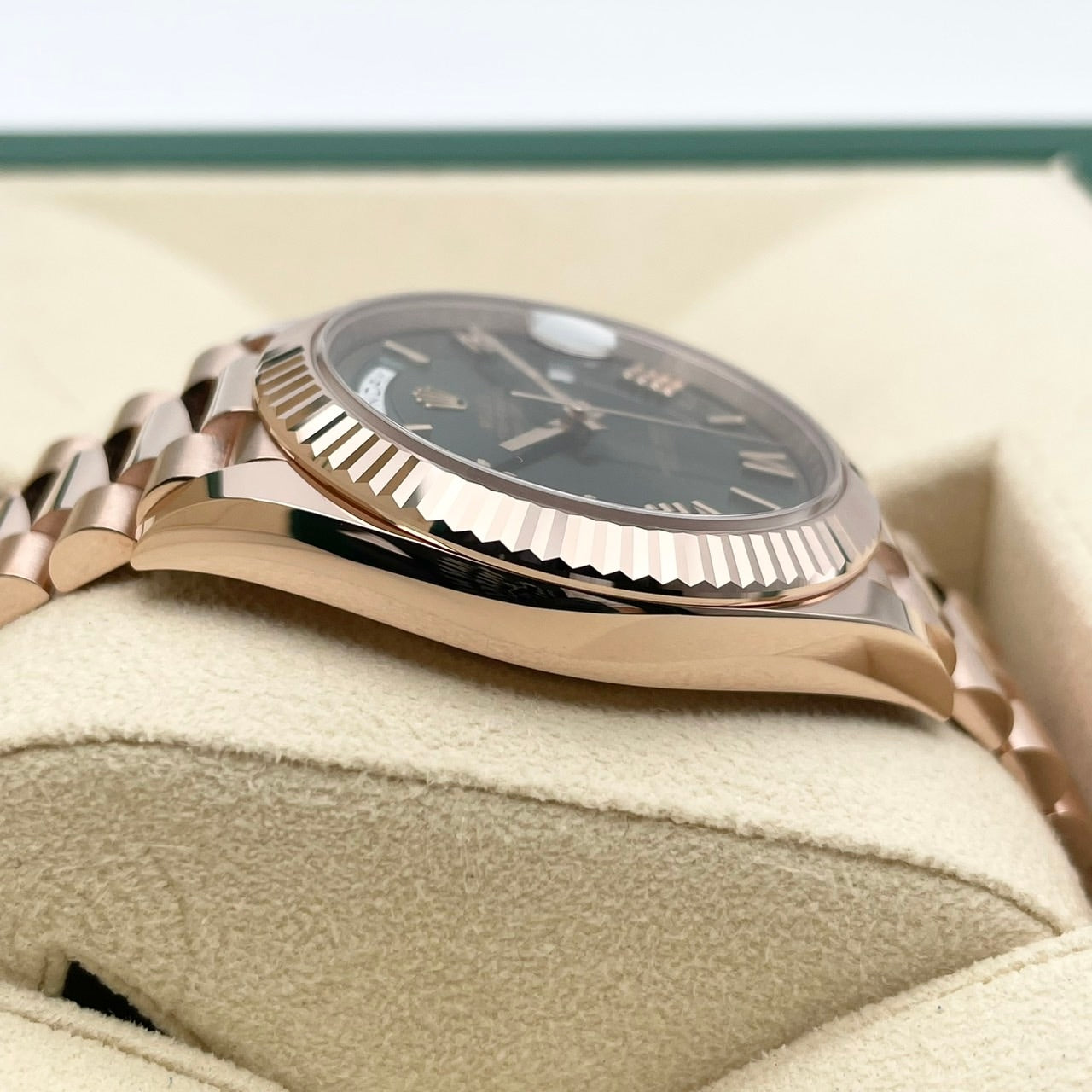 プレオウンド ロレックス デイデイト 228235 エバーローズゴールド オリーブグリーン ローマン 40mm