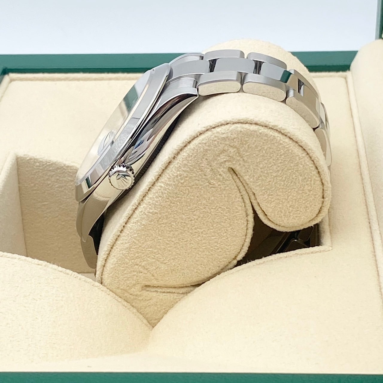 プレオウンド ロレックス デイトジャスト 126300 ホワイトローマン オイスターブレス 41mm