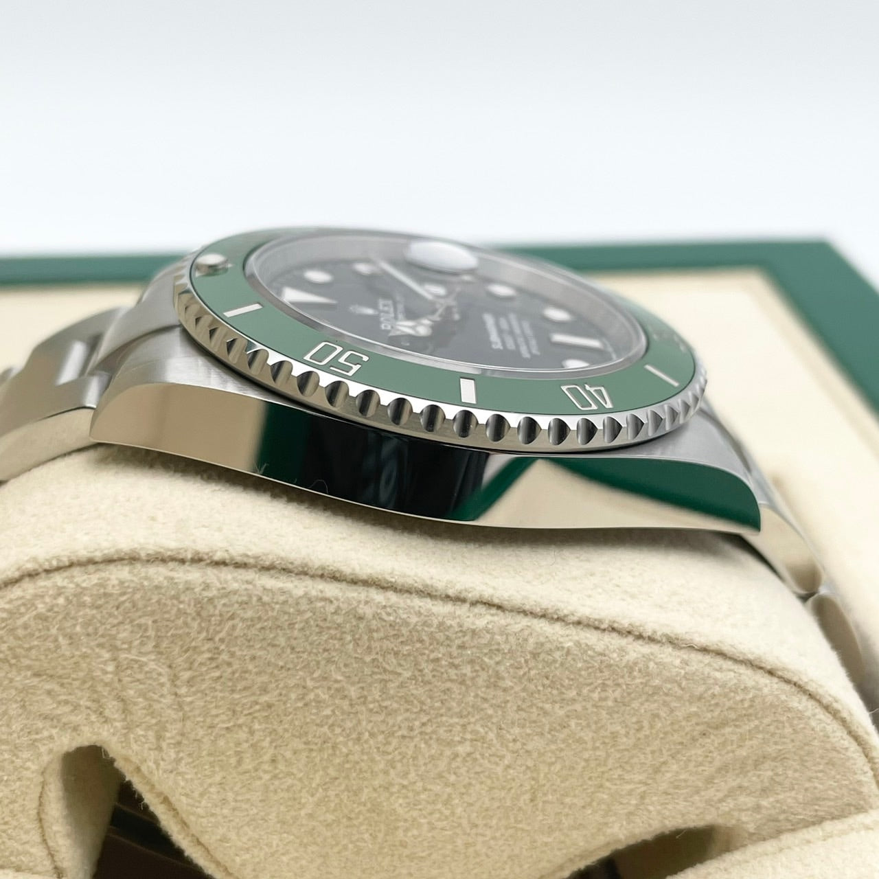 プレオウンド サブマリーナ デイト 126610LV オイスターブレスレット ブラック グリーン 41mm