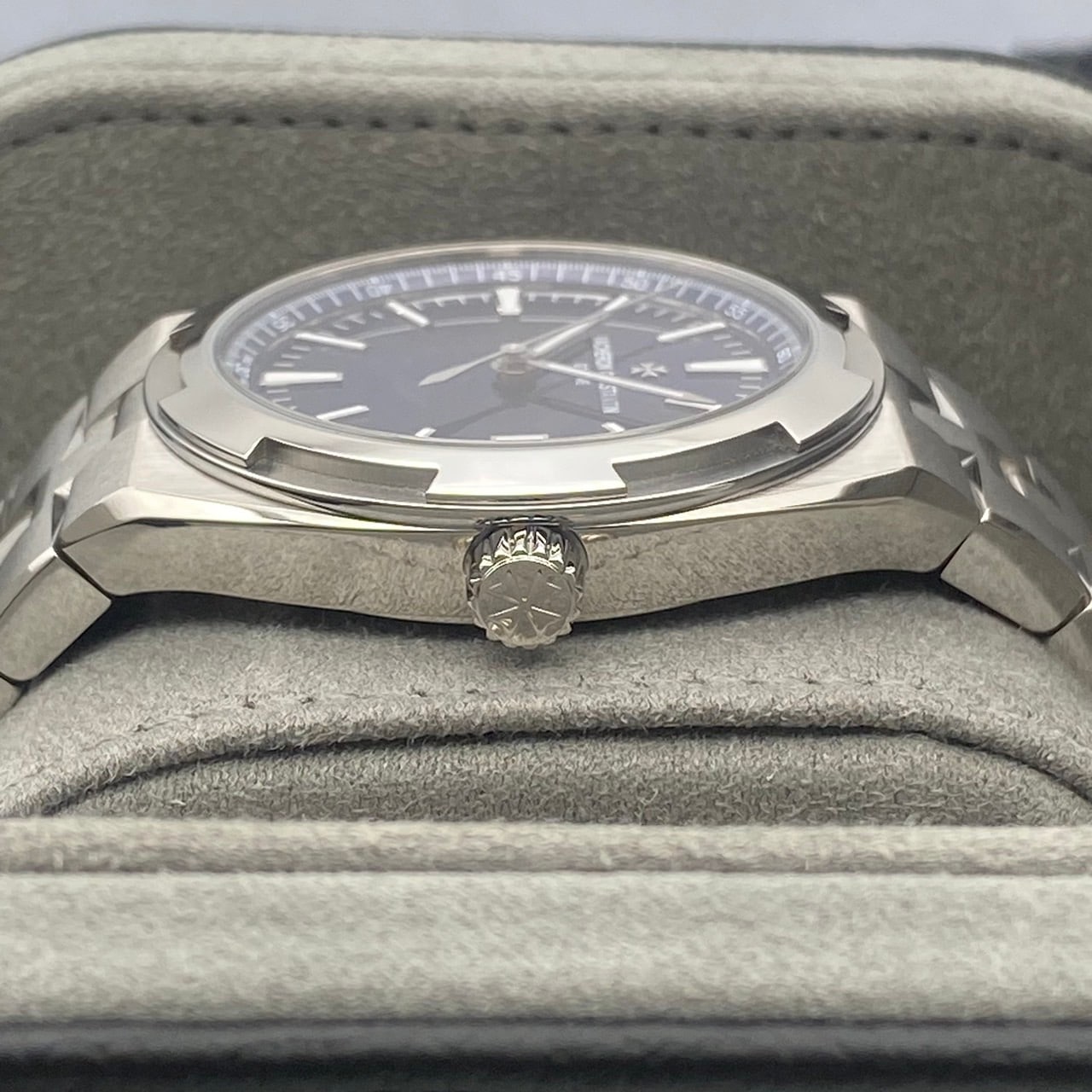 江诗丹顿纵横四海 4520V/210A-B128 精钢 蓝色 41mm