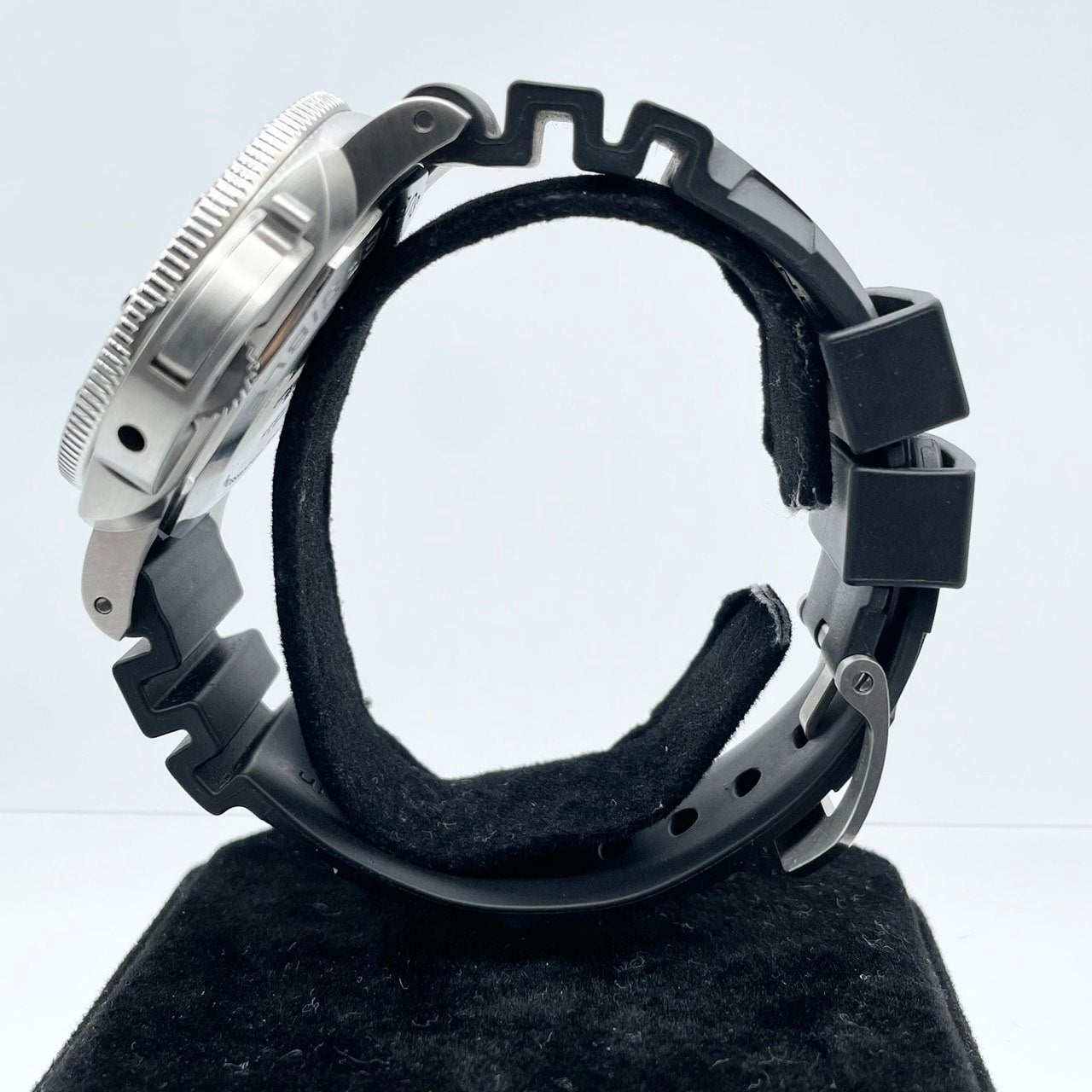 プレオウンド パネライ サブマーシブル PAM02223 ホワイト 42mm