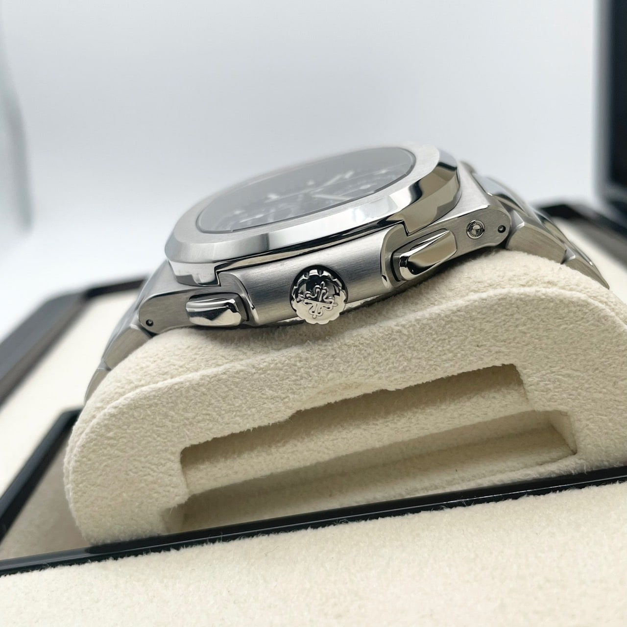 プレオウンド パテックフィリップ ノーチラス 5990/1A-011 ブルー 40.5mm