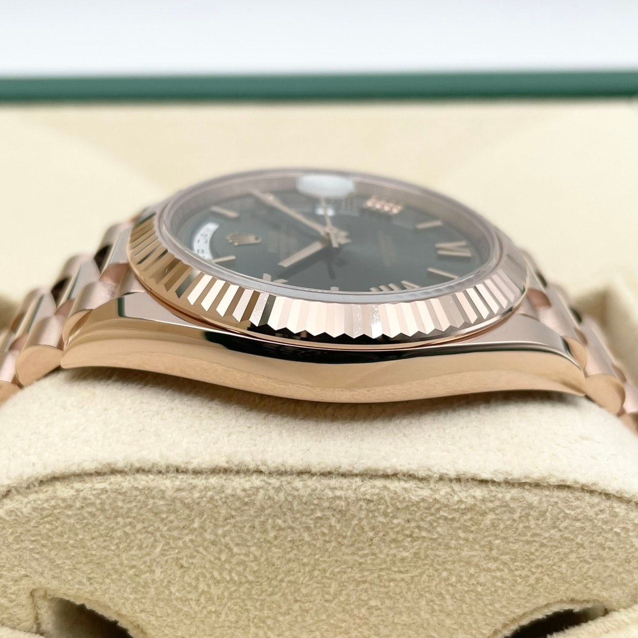ロレックス デイデイト 228235 オリーブグリーン 40mm