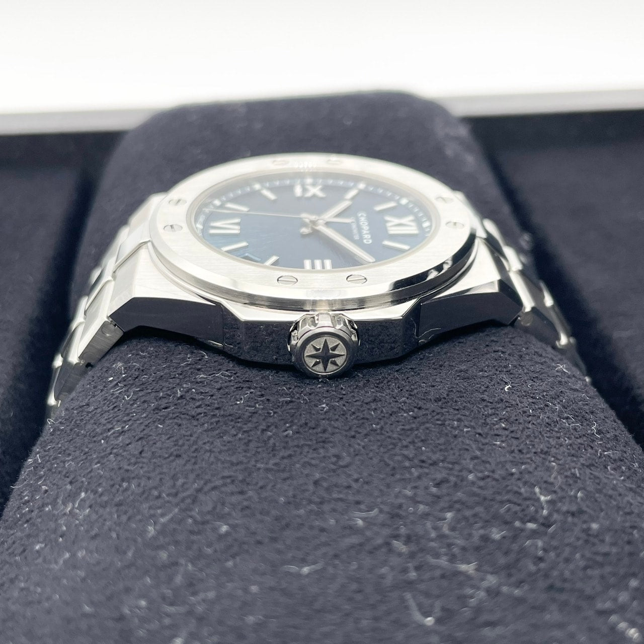 Pre-Owned Chopard Alpine Eagle Large 298600-3001 Blue 41mm