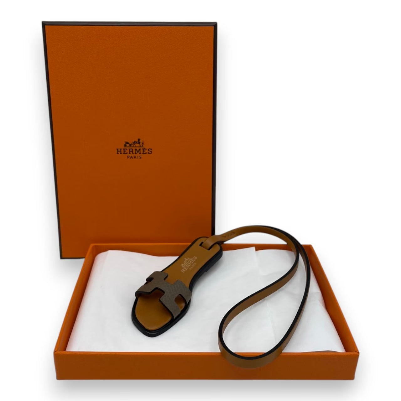 プレオウンドエルメス オラン ナノ チャーム エトゥープ/ナチュラルサブレ/ノワール エプソン/バトラー/ヴァッシュ・ハンター