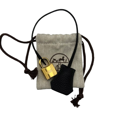 Hermes Birkin 30 Black Togo Gold Hardware B가 새겨 져 있습니다