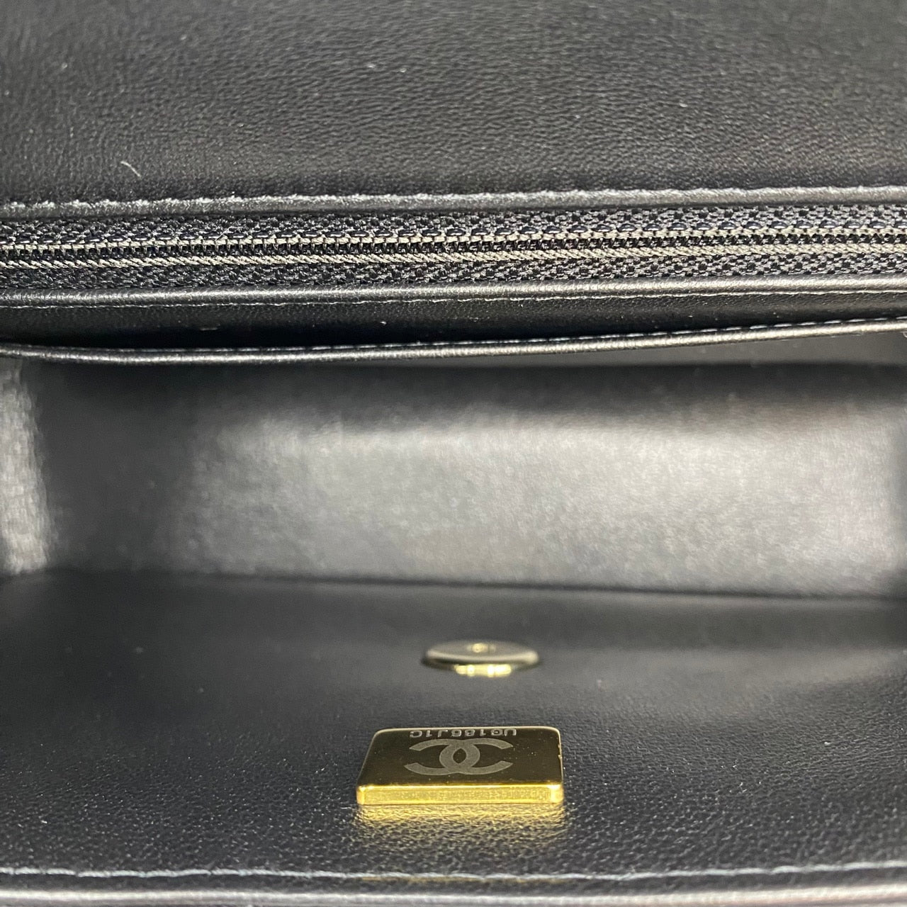 プレオウンド シャネル ミニマトラッセ 20 ブラック ラムスキン ゴールド金具