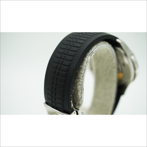 Pre-Owned Patek Philippe Aquanaut 5164A-001 Black Embossed