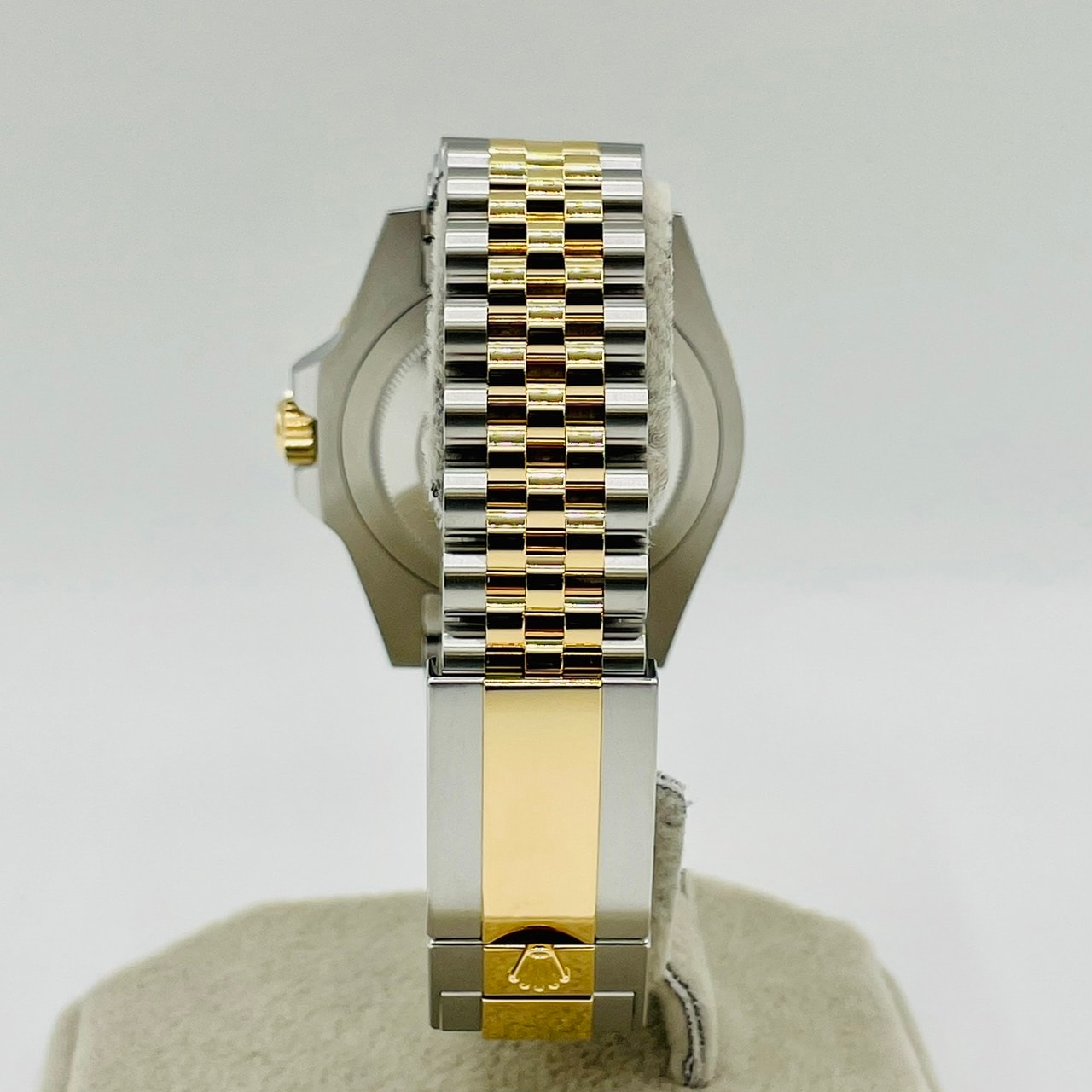 롤렉스 GMT 마스터 II 126713GRNR 40mm