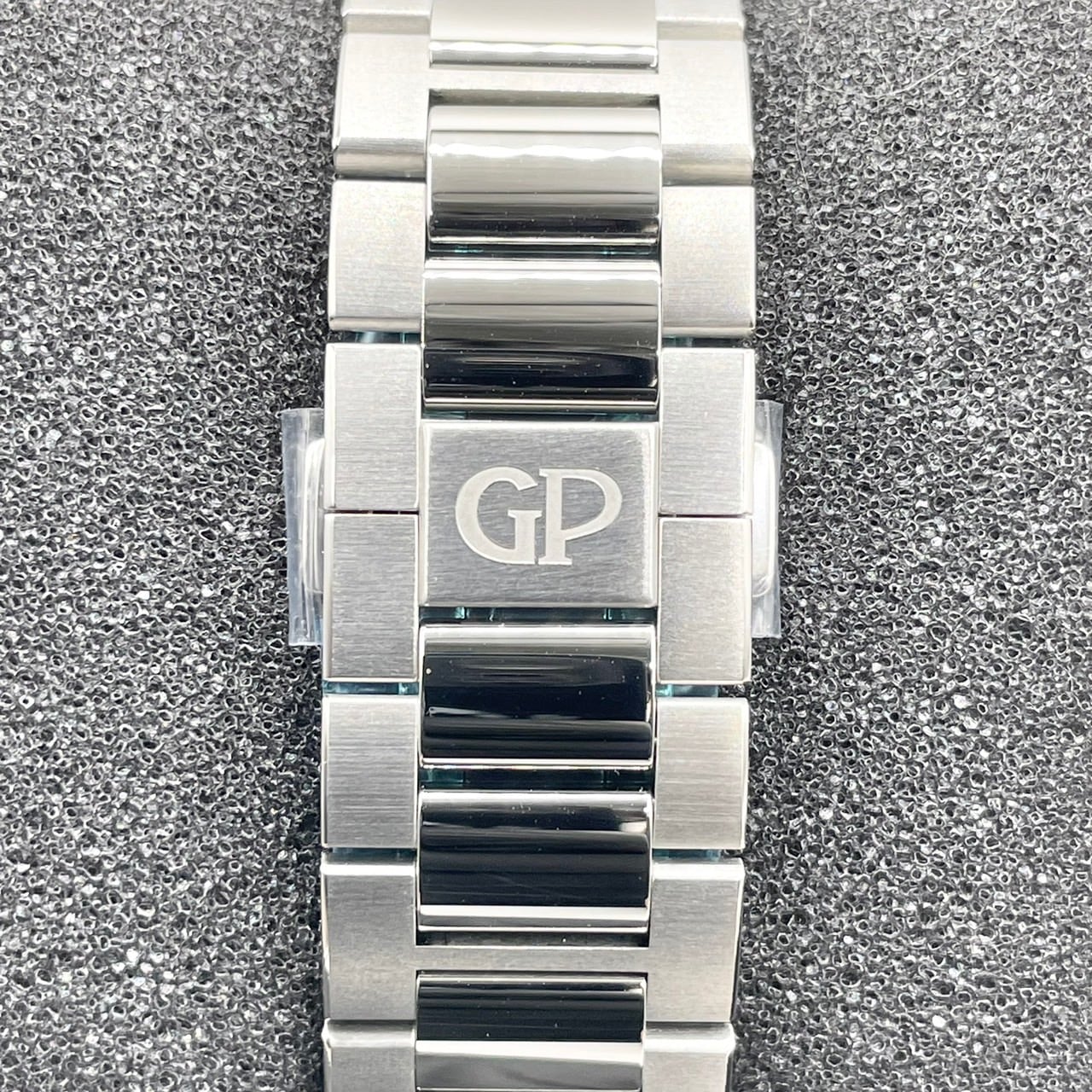 二手Girard Perregaux Lorraart 81010-11-431-11A蓝色42mm