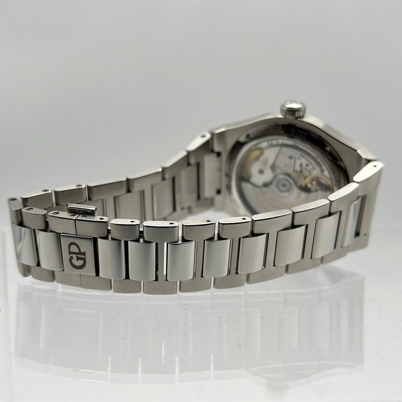 二手Girard Perregaux Lorraart Black 81010-11-634-11a 42mm