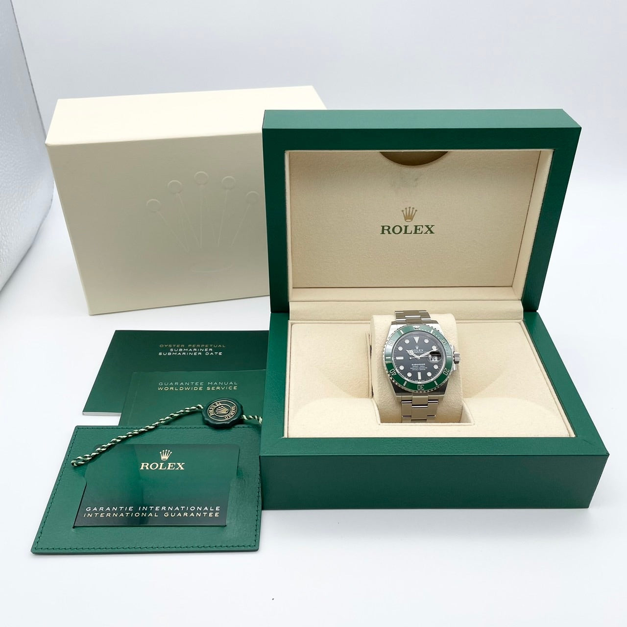 プレオウンド サブマリーナ デイト 126610LV オイスターブレスレット ブラック グリーン 41mm