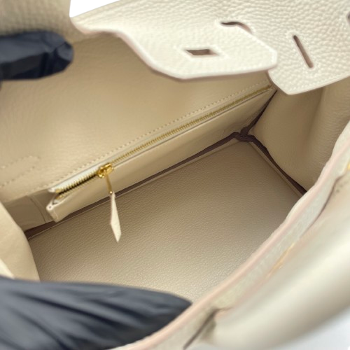 Hermes Birkin 25 Cretogo Gold 하드웨어 W는 새겨 져 있습니다