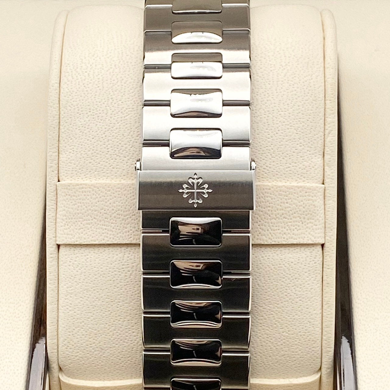 プレオウンド パテックフィリップ ノーチラス 5711/1A-010 ステンレススチール ブルー 40mm