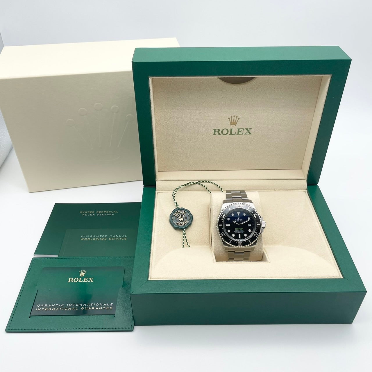 プレオウンド ロレックス ディープシー 136660 Dブルー オイスターブレスレット 44mm