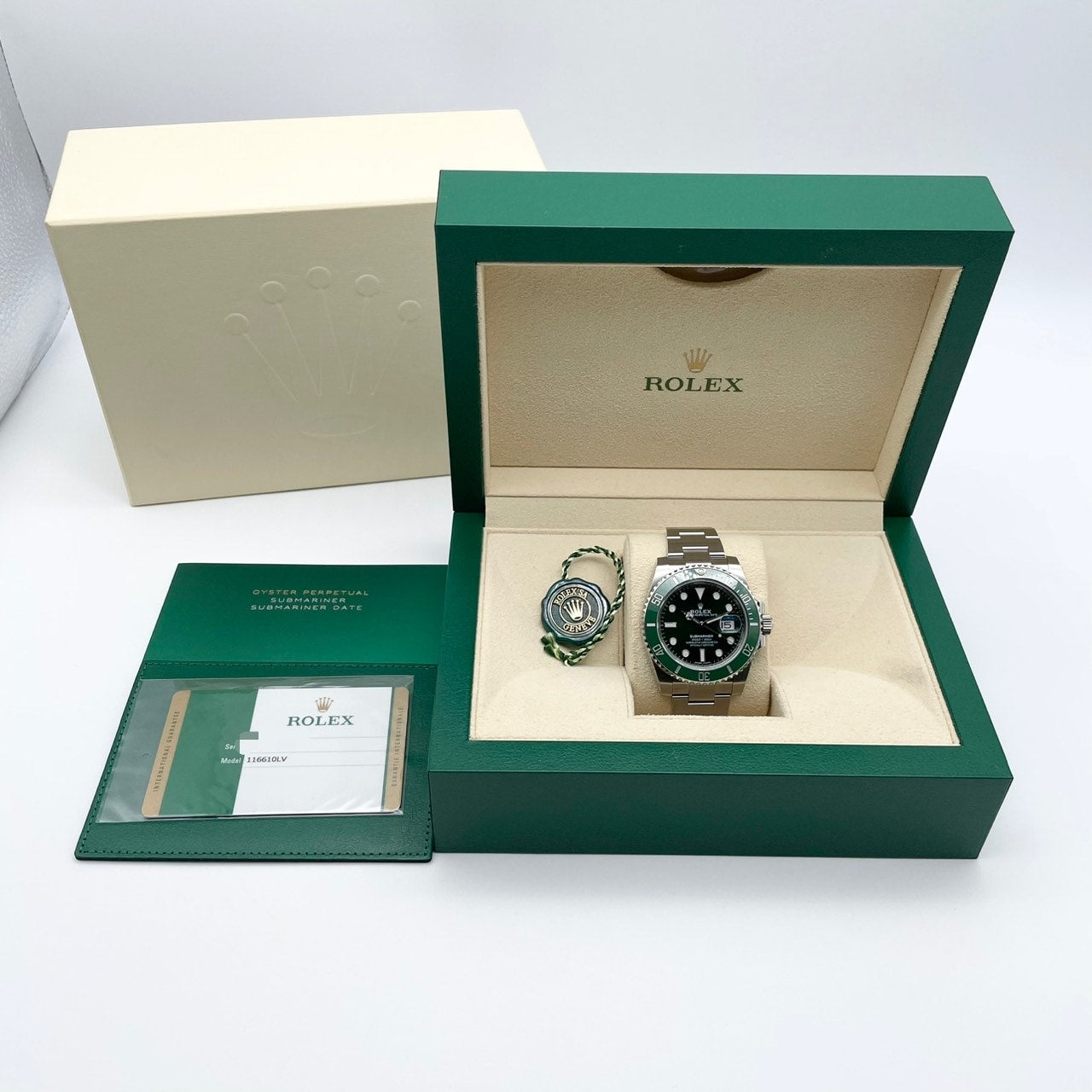 Pre-Owned Rolex Submariner Date 116610LV Green Oyster Bracelet 40mm