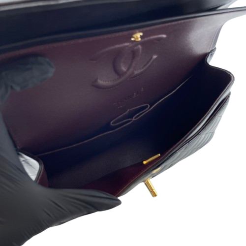 사전 소유의 샤넬 마텔라스 W25 Black Lambskin Gold 하드웨어