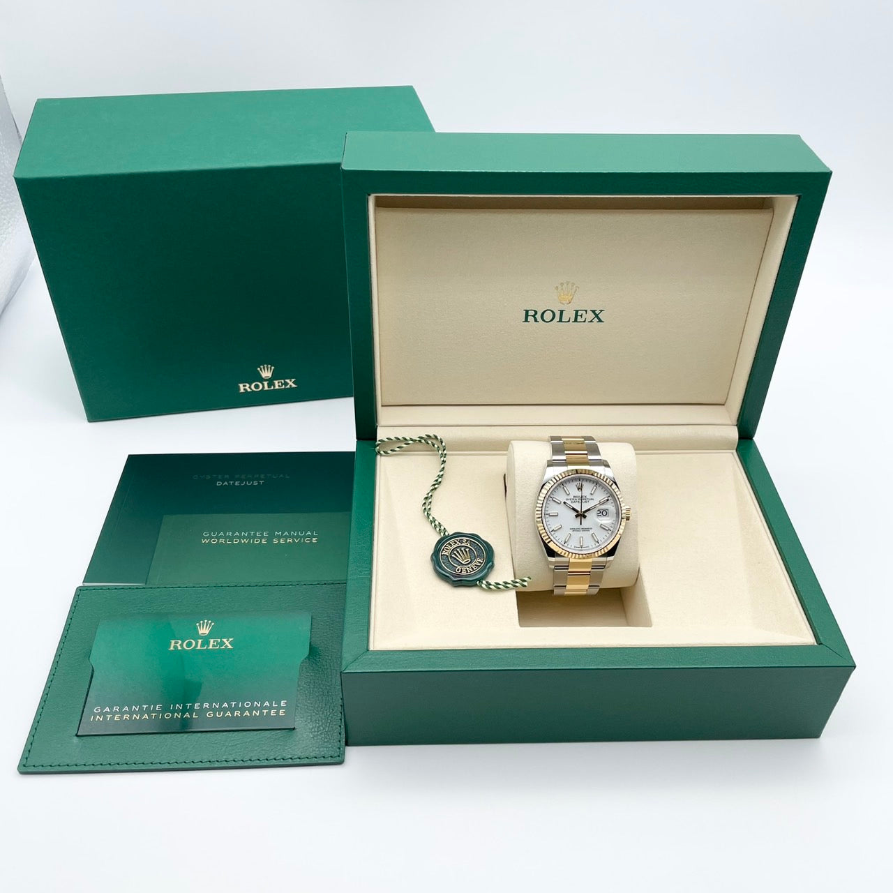 Pre-Owned Rolex Datejust 126233 White Oyster Bracelet 36mm