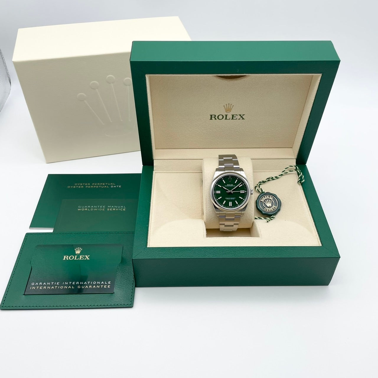 プレオウンド ロレックス オイスターパーペチュアル 124300 グリーン オイスターブレスレット 41mm
