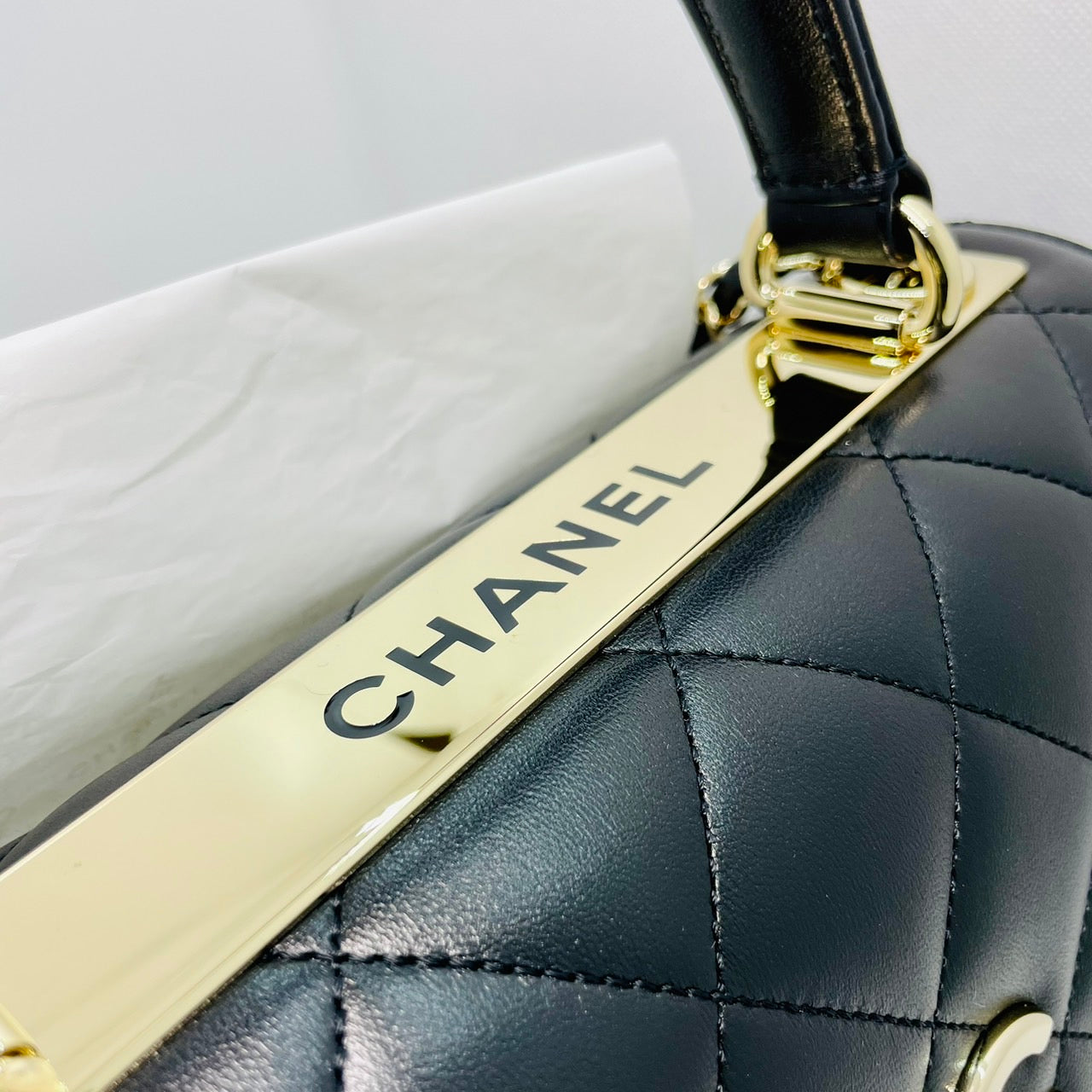 Pre-Owned Chanel Top Handle Flap Bag A92236 Lambskin Black Gold Hardware