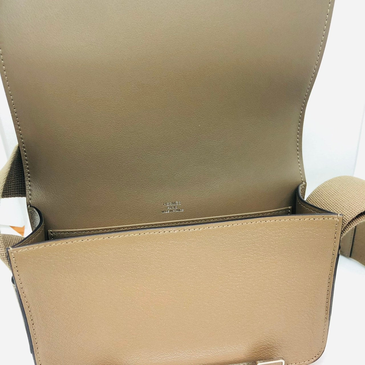 Pre-Owned Hermes Geta Chevre U Engraved Etoup