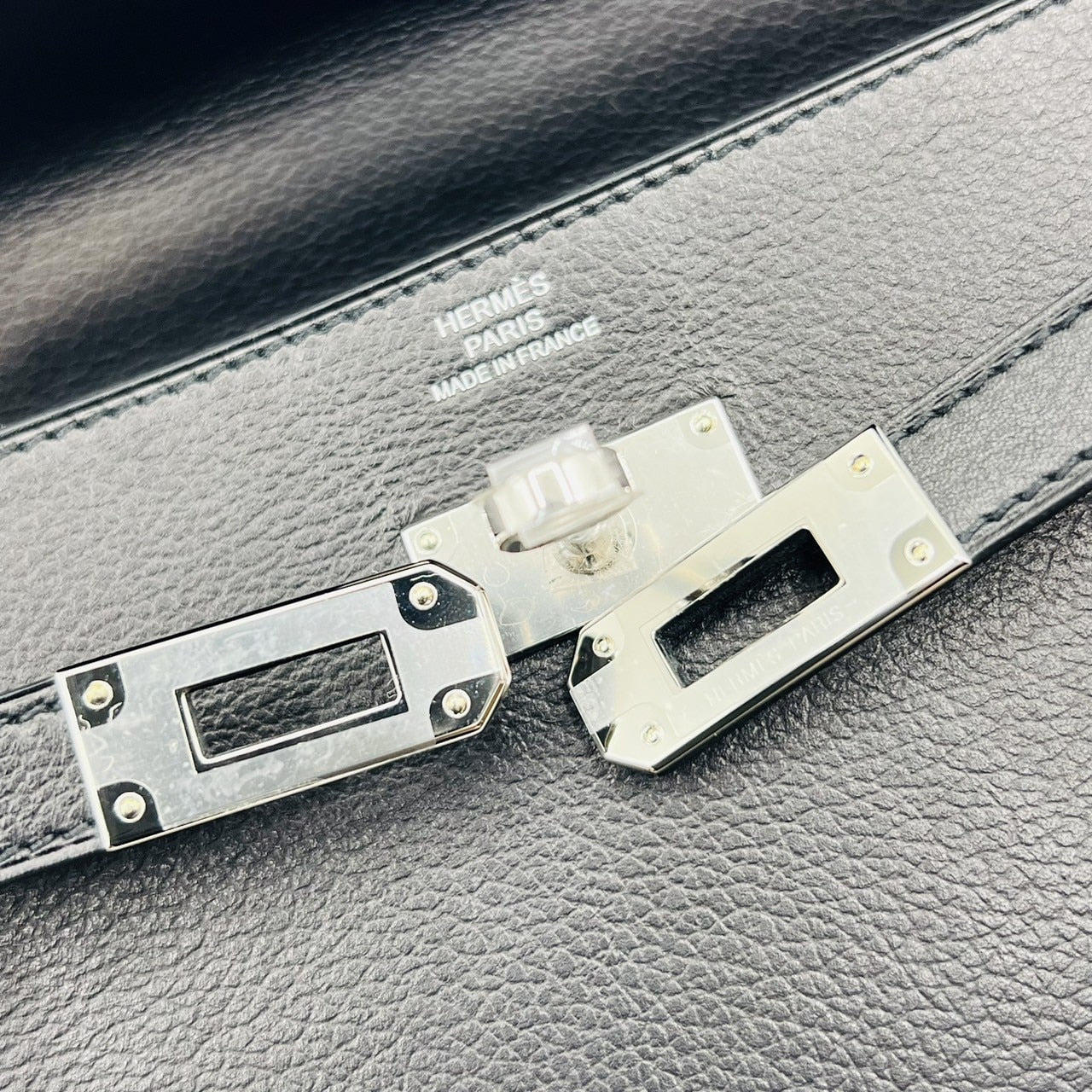 プレオウンド エルメス ケリートゥーゴーロング ヴォーエヴァーグリーン ノワール シルバー金具 B刻印