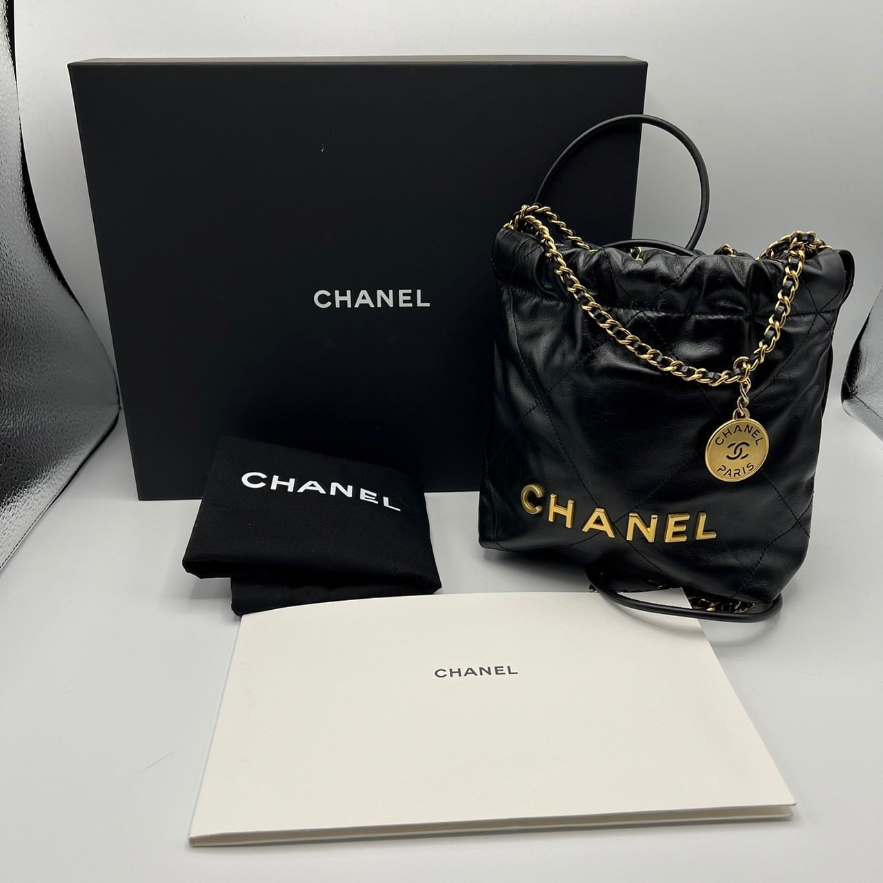 プレオウンド CHANEL シャネル22 チェーンショルダー ブラック カーフスキン
