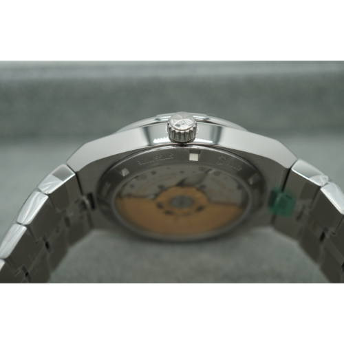 Pre-Owned Vacheron Constantin Overseas Automatic 4500V/110A-B483