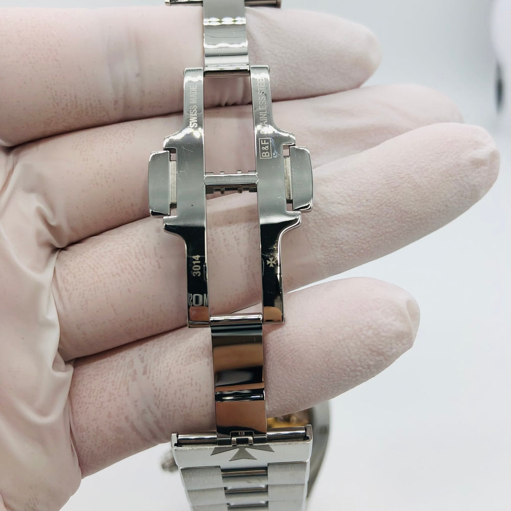 Pre-Owned Vacheron Constantin Oversy's Chronograph 5500V/110A-B148