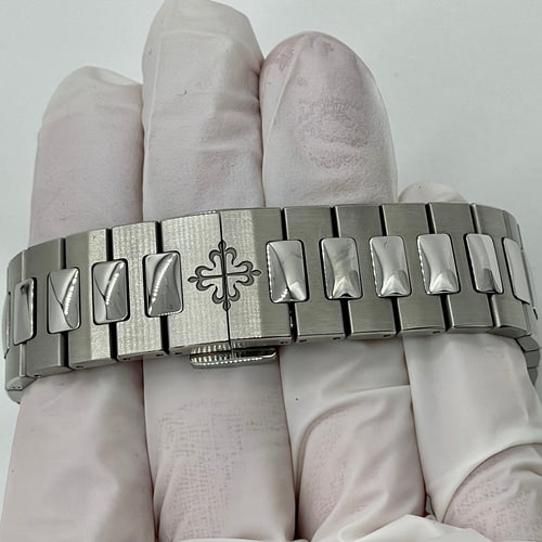プレオウンド パテックフィリップ ノーチラス 5990/1A-001 ステンレススチールブラックグラデーション 新バックル