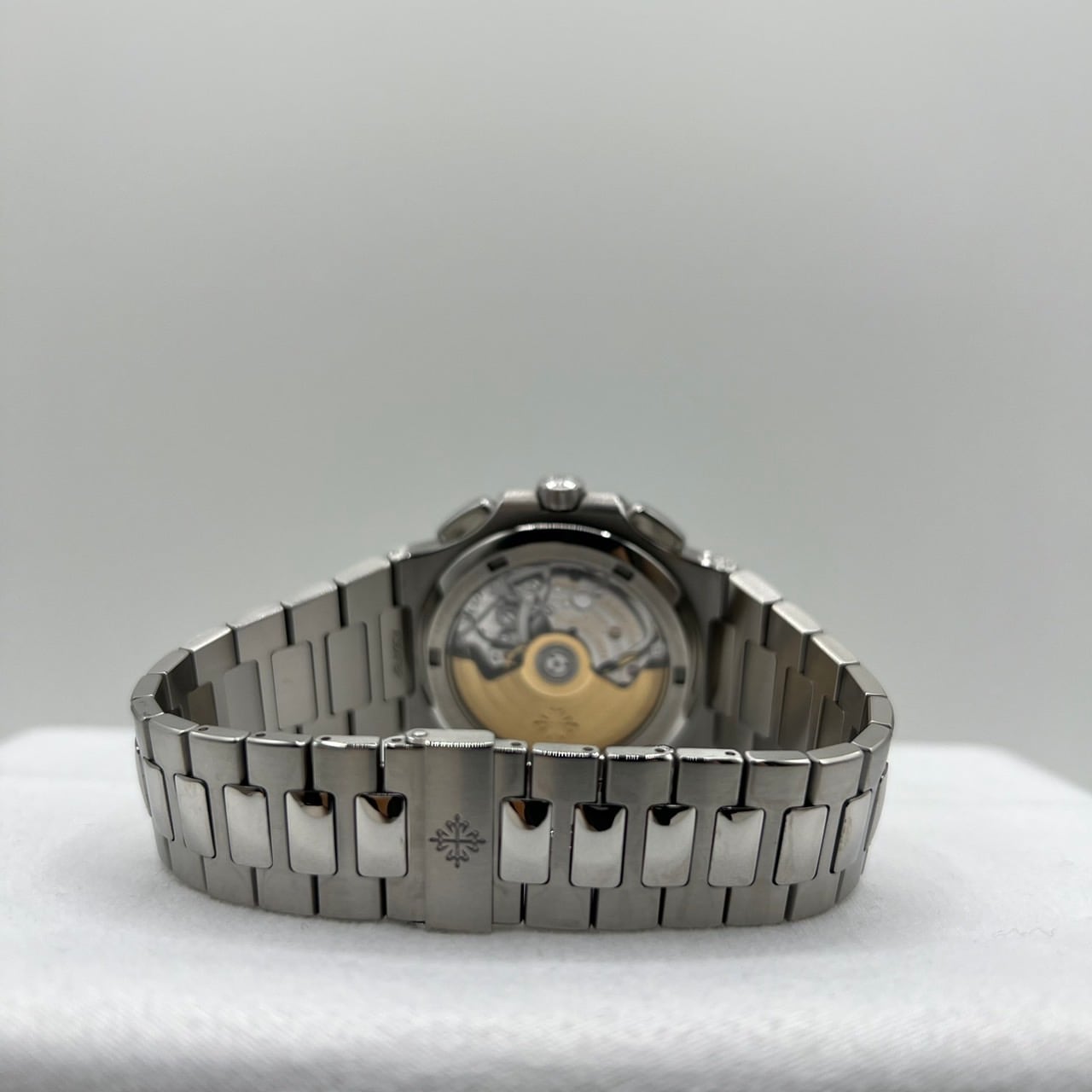 プレオウンド パテックフィリップ ノーチラス トラベルタイム クロノグラフ 5990/1A-001 ブラックグラデーション 44mm
