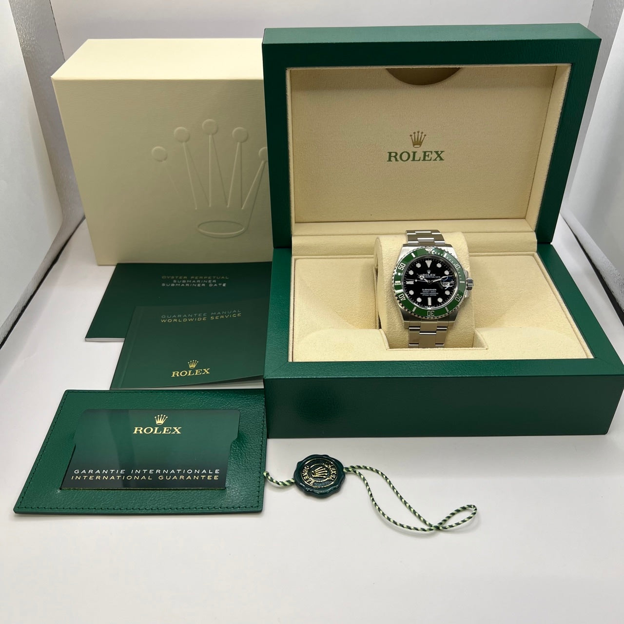【2023年10月ギャラ】ロレックス サブマリーナ デイト 126610LV オイスターブレスレット ブラック グリーン 41mm