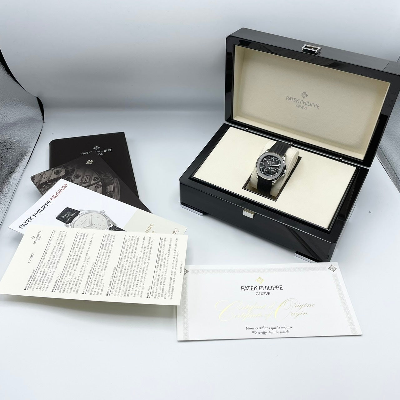 Pre-Owned Patek Philippe Aquanaut 5164A-001 Black Embossed 41mm